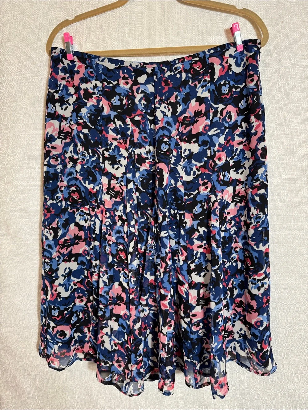 Talbots floral knee